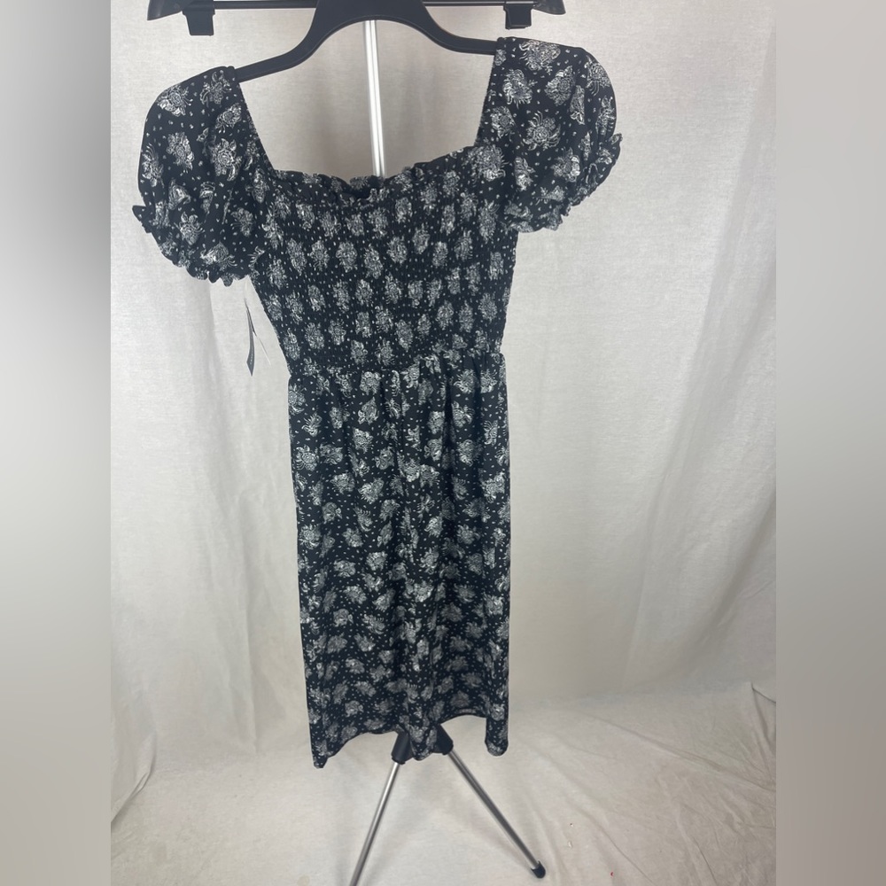 Melrose And Market Black & White Puff Sleeve Smocked Midi Dress Size S (4-6) NWT - Picture 11 of 16